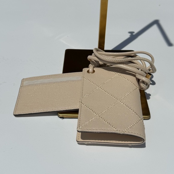 ❤️Tory Burch Leather Lanyard NWT - Picture 2 of 4